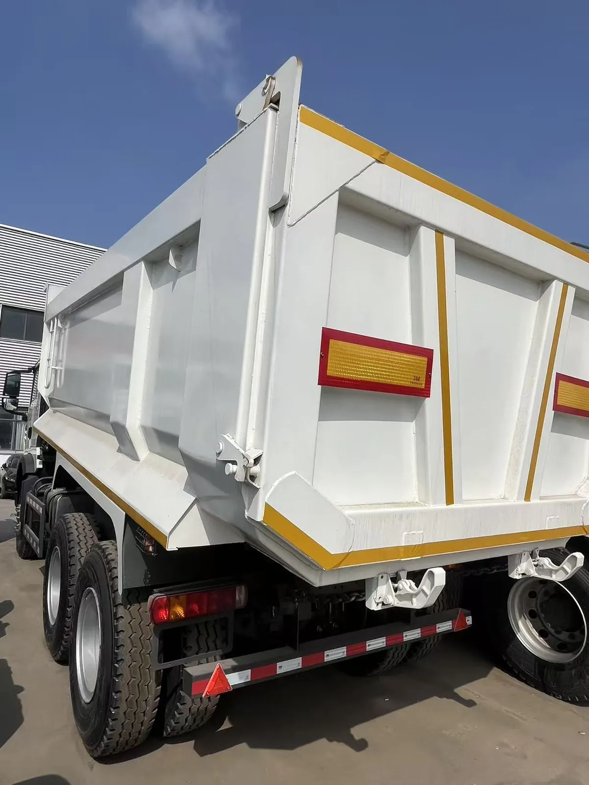 Used HOWO TX 6x4 dump truck, exterior view