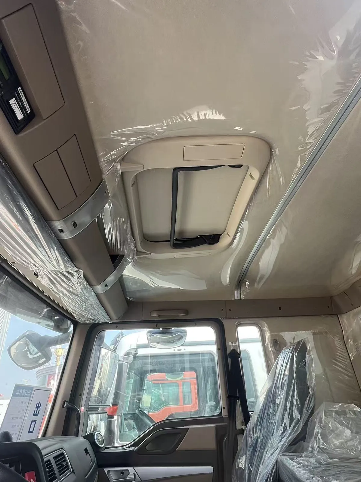Used HOWO TX 6x4 dump truck, exterior view