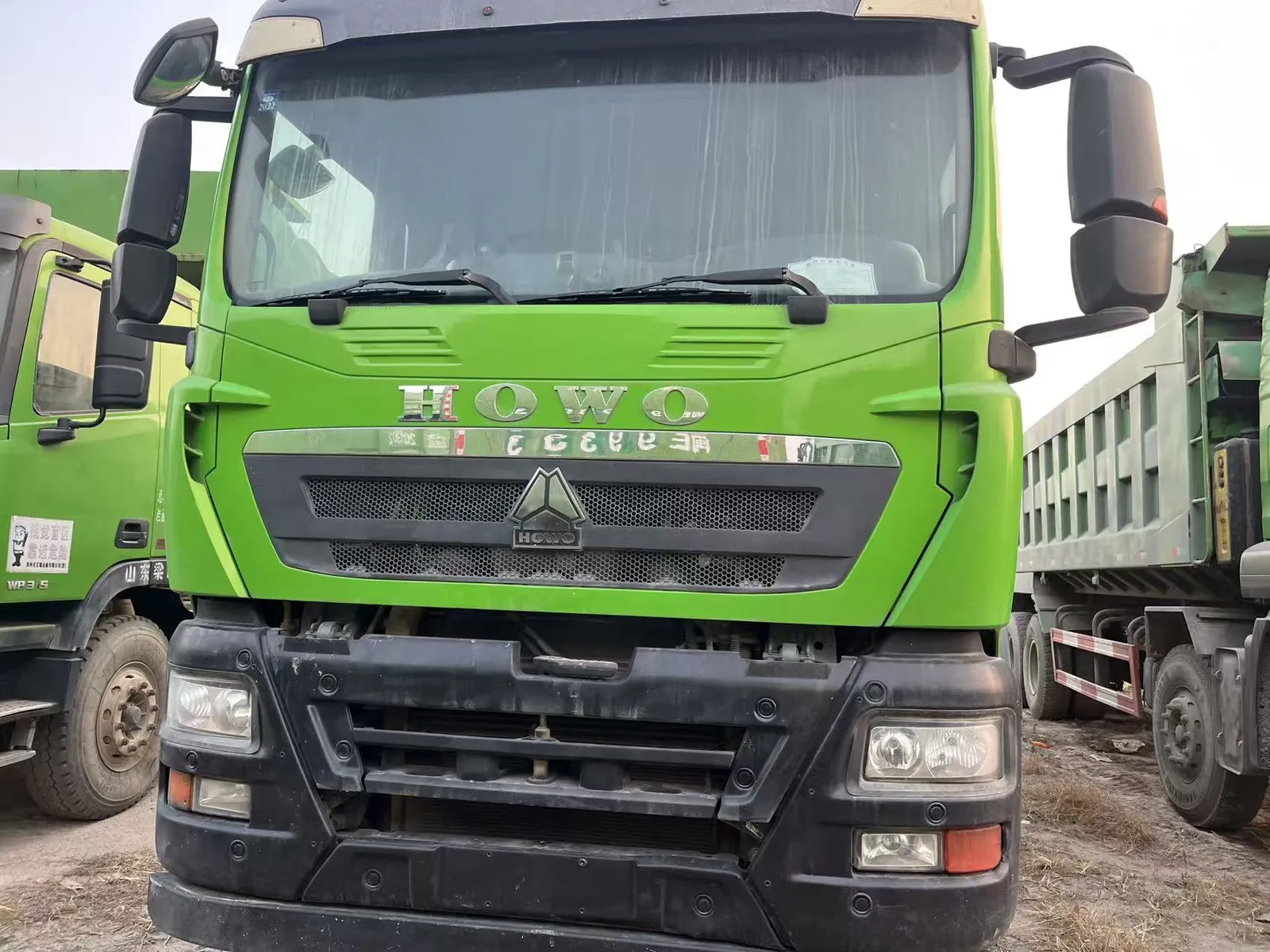 Used HOWO TX 6x4 dump truck, exterior view