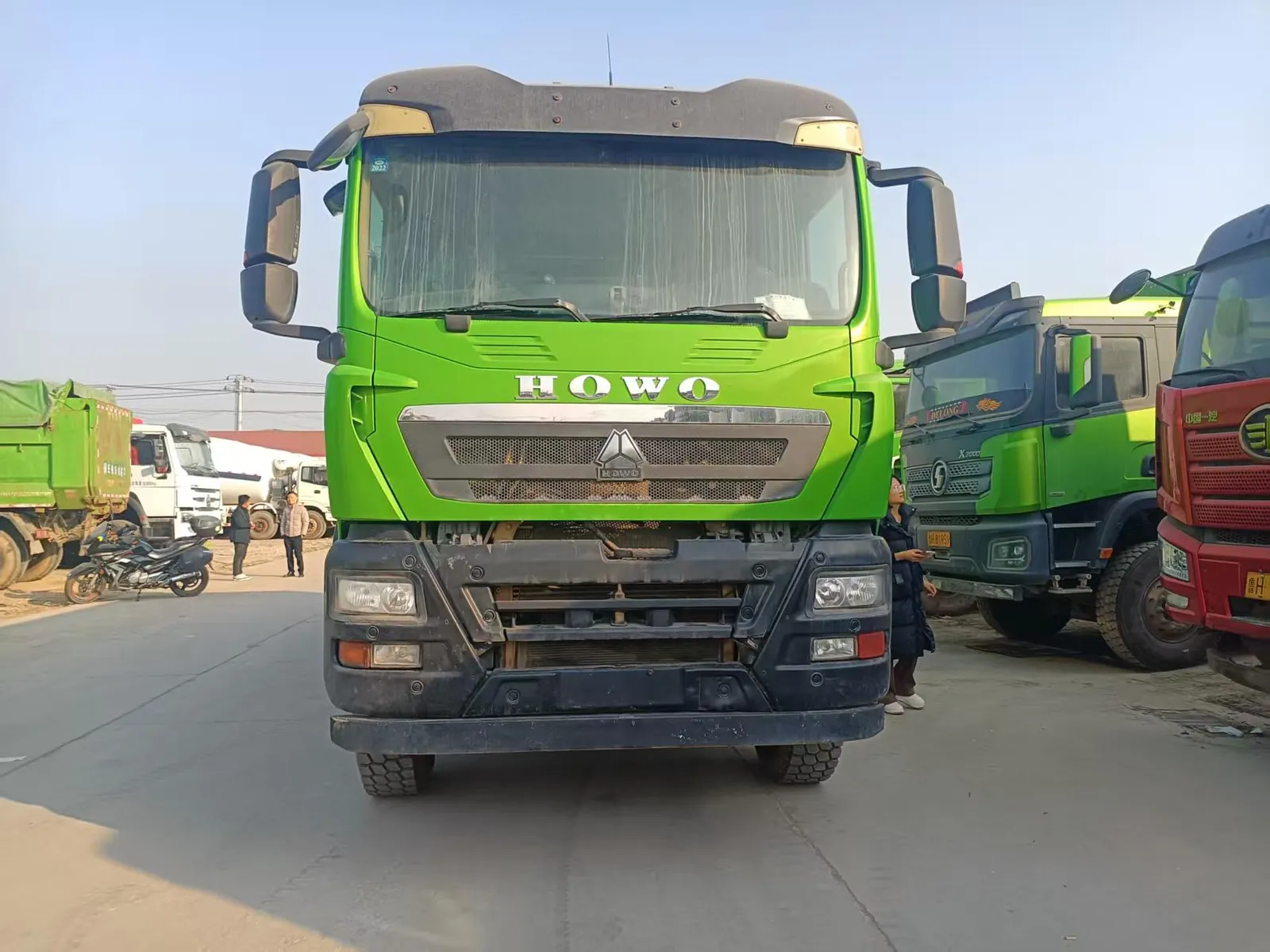 Used HOWO TX 6x4 dump truck, exterior view