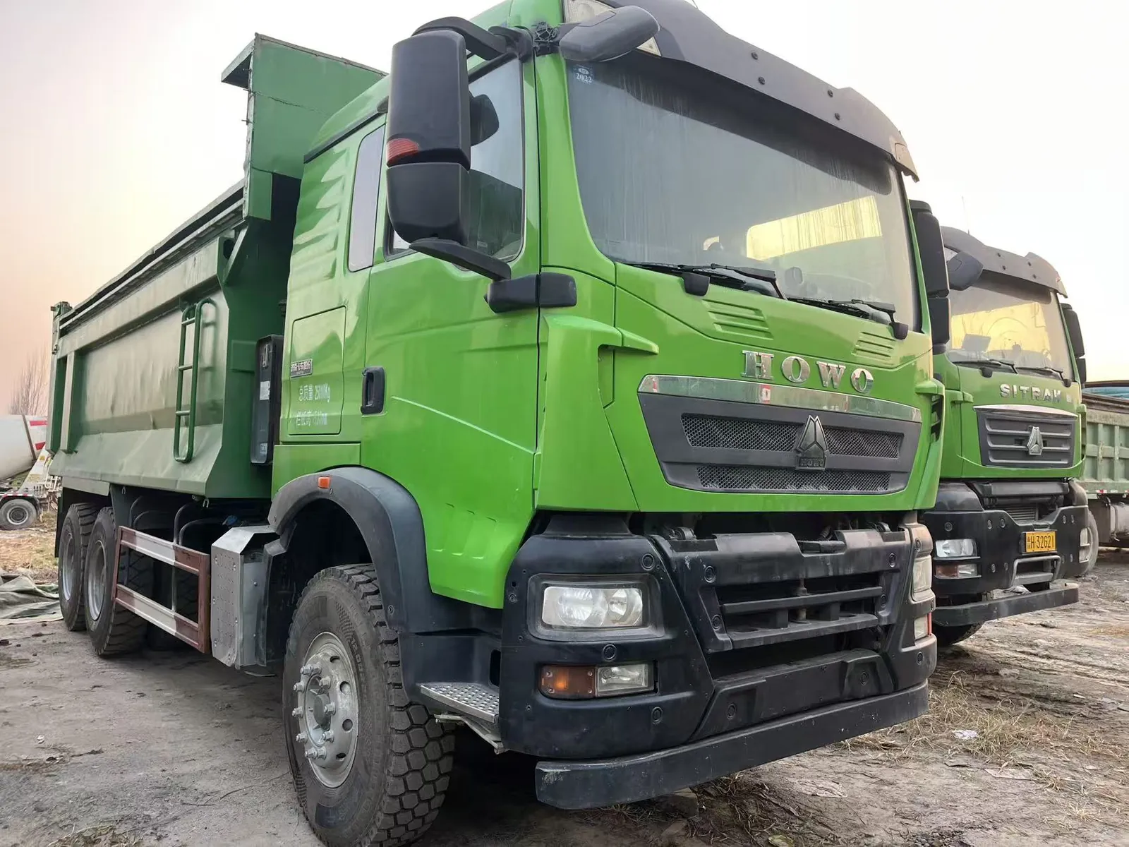 Used HOWO TX 6x4 dump truck, exterior view