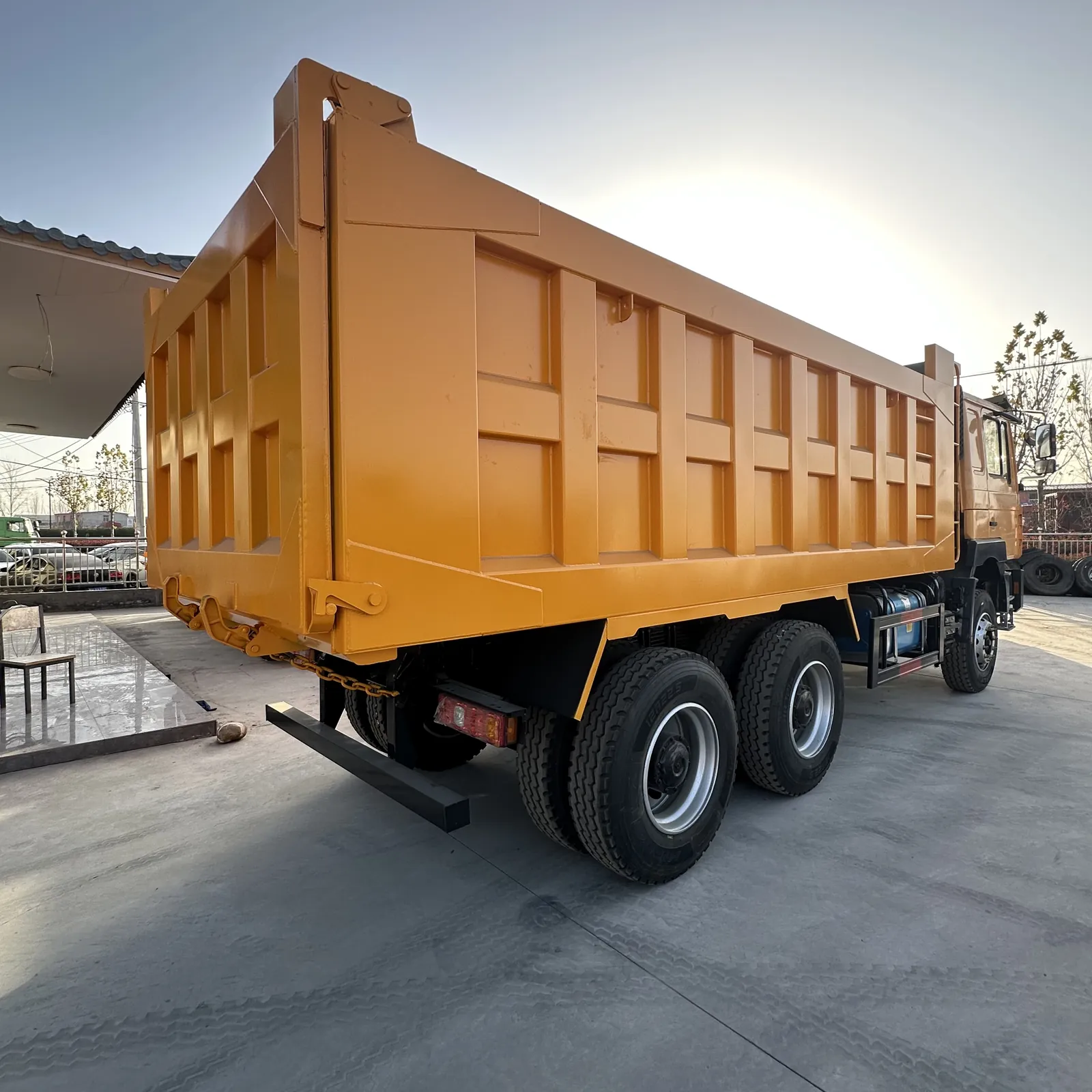 Used Shacman F3000 6x4 dump truck, exterior view