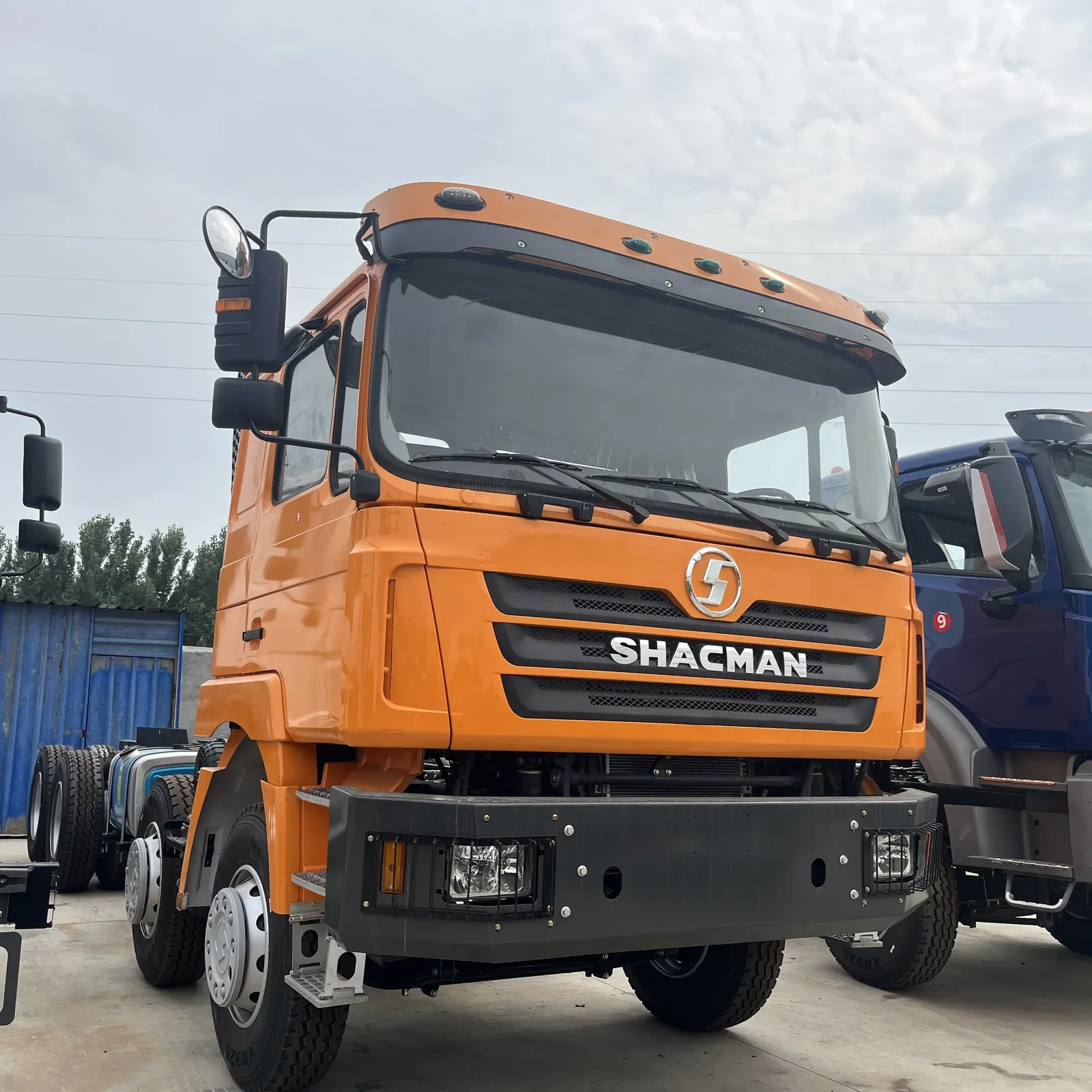 Used Shacman F3000 8x4 chassis, front-right