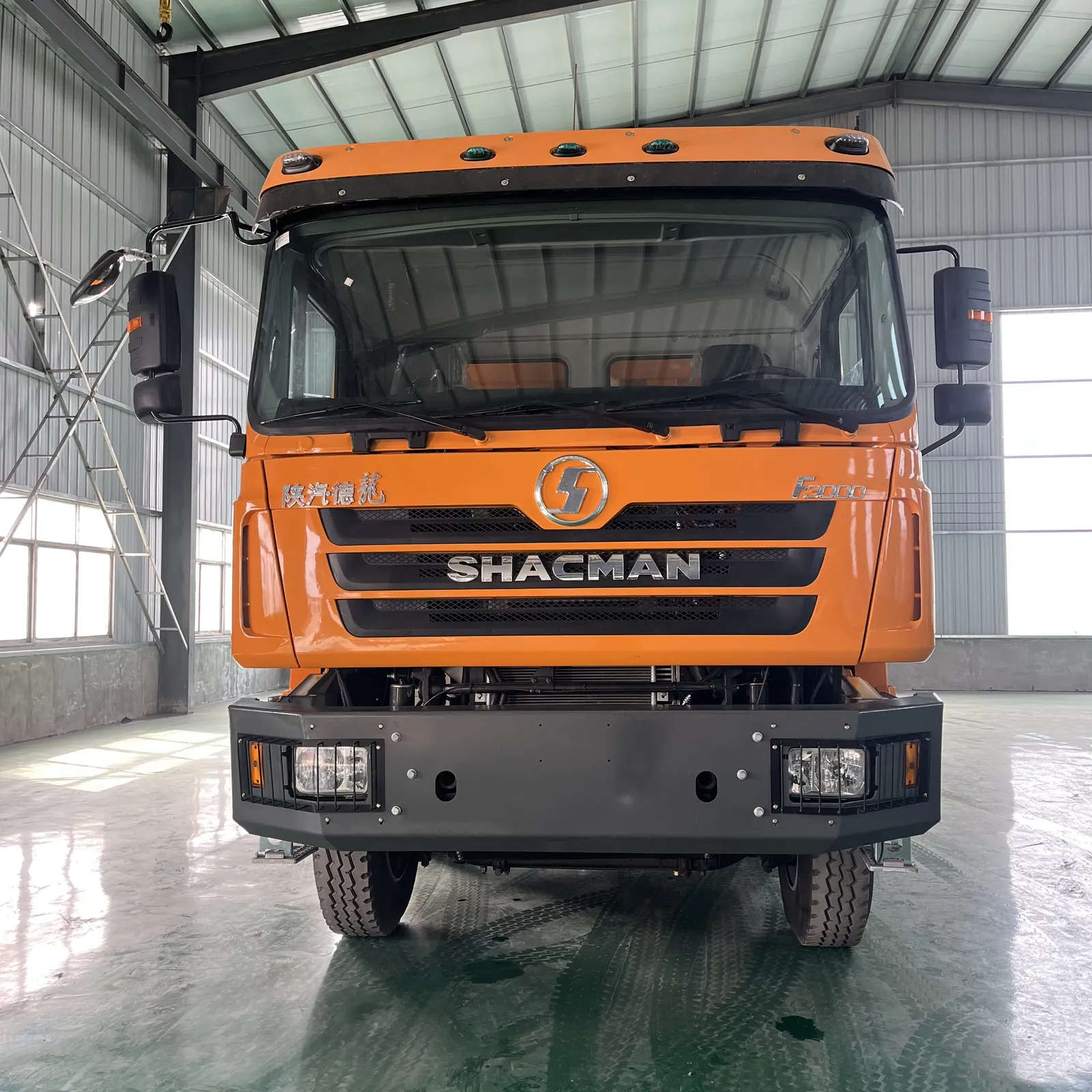 Used Shacman F3000 8x4 dump truck, exterior view