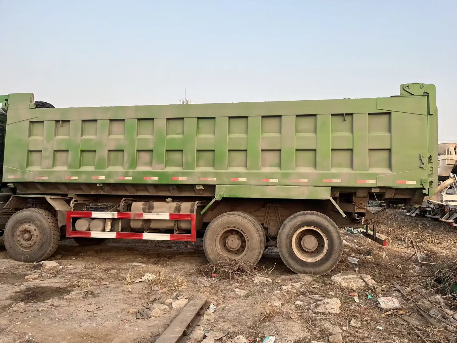 Used SITRAK G7H 8x4 dump truck, exterior view